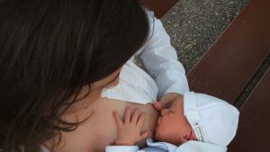 ¿Qué significa soñar con amamantar a un bebé?